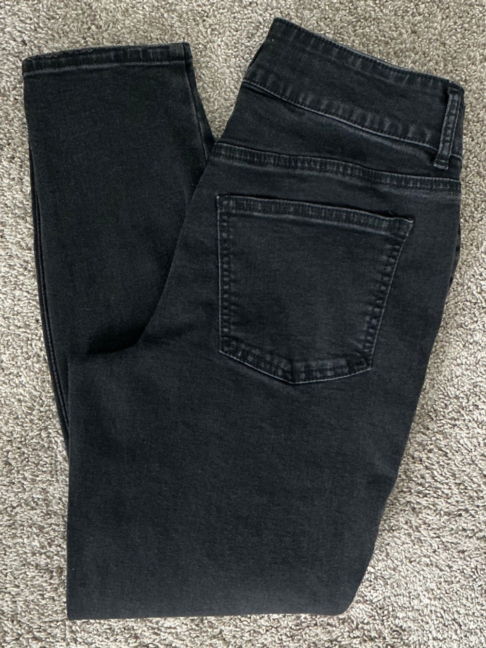 EUC mjean black distressed high rise jean, M